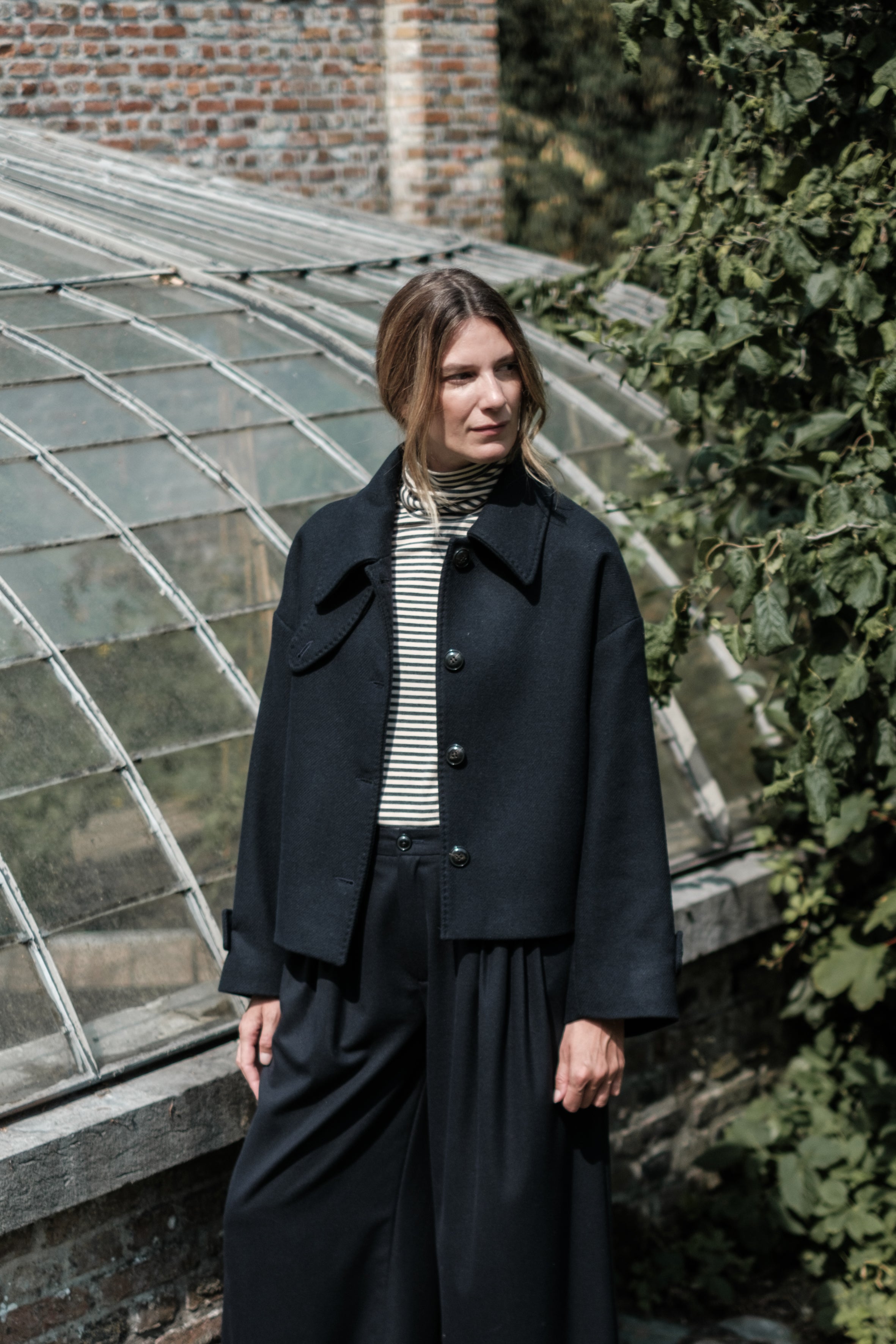 Mari short boxy woolen jacket Night Blue with collar