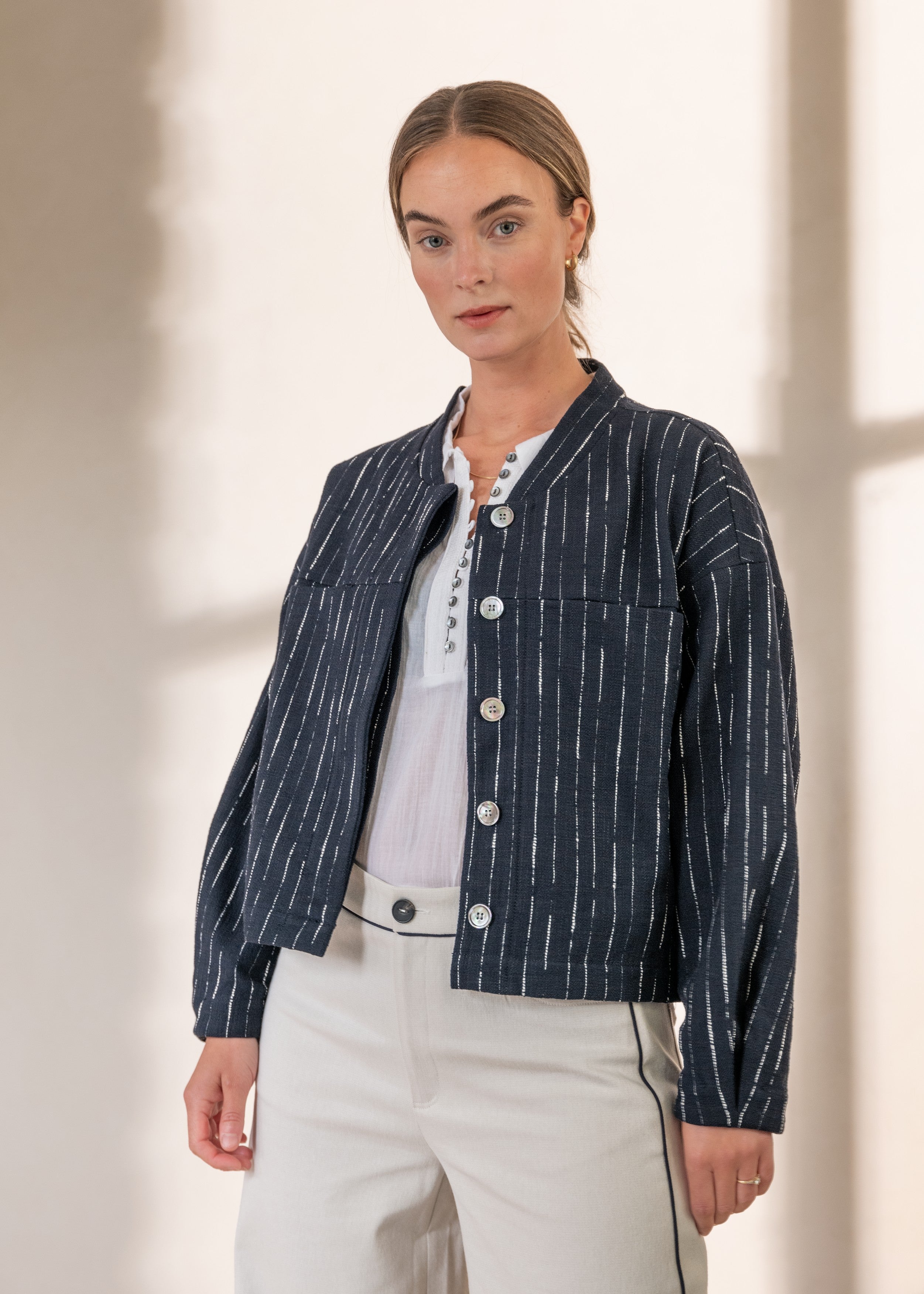 ILICE white woven sleeveless top