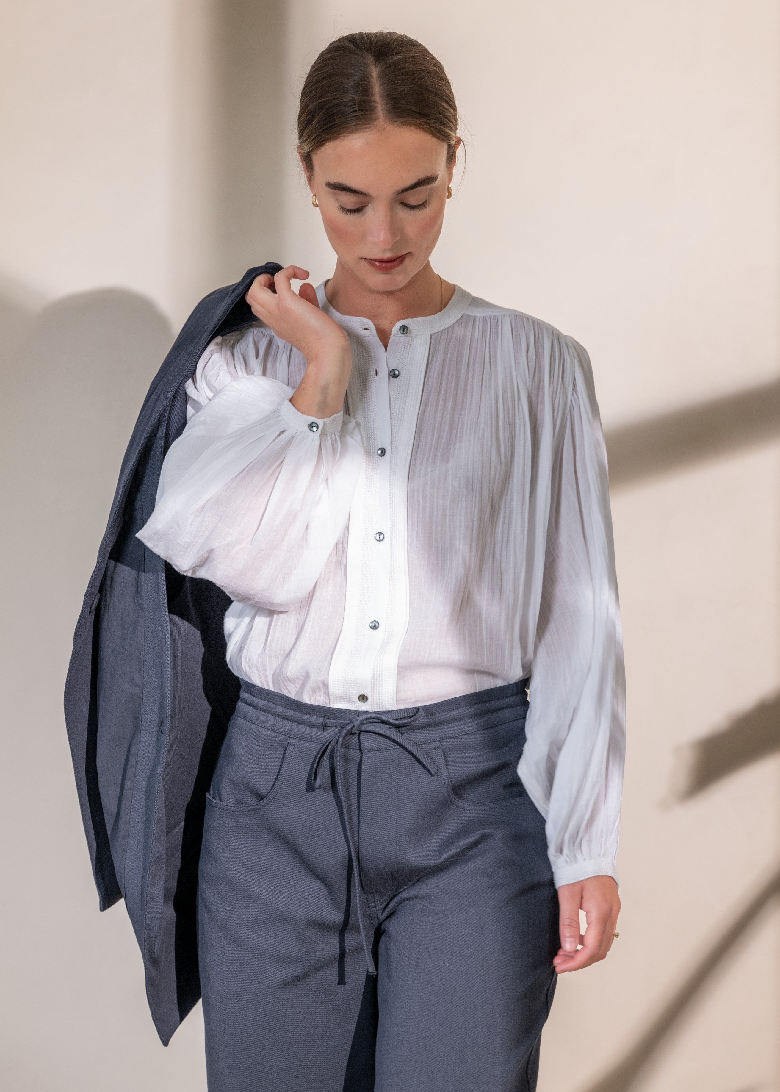 ILENE white long sleevs pleated blouse