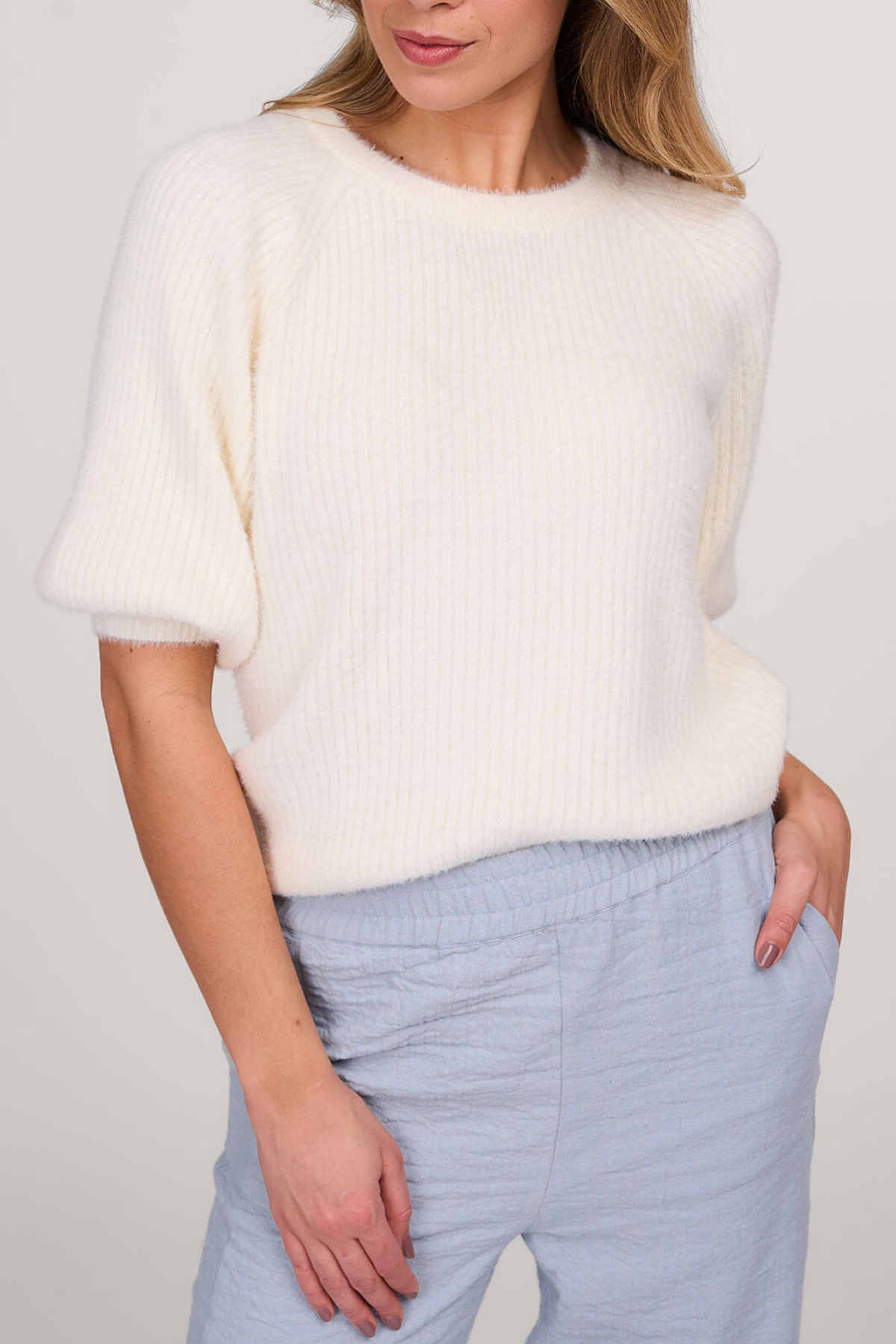 VEERE, off white round neck knitted top