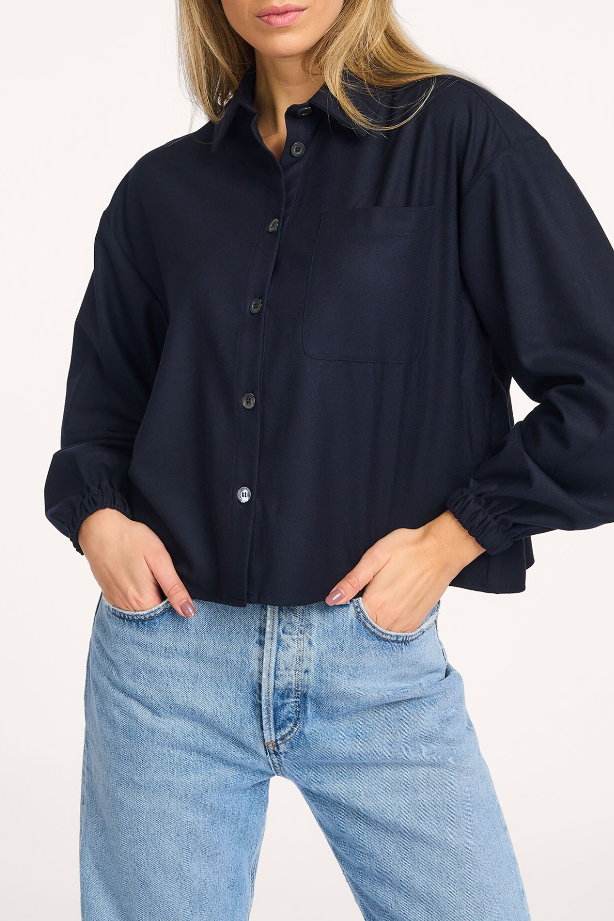 Perrine cropped shirt Night Blue with elastic cuffs
