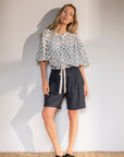 CHELO Pleated bermuda